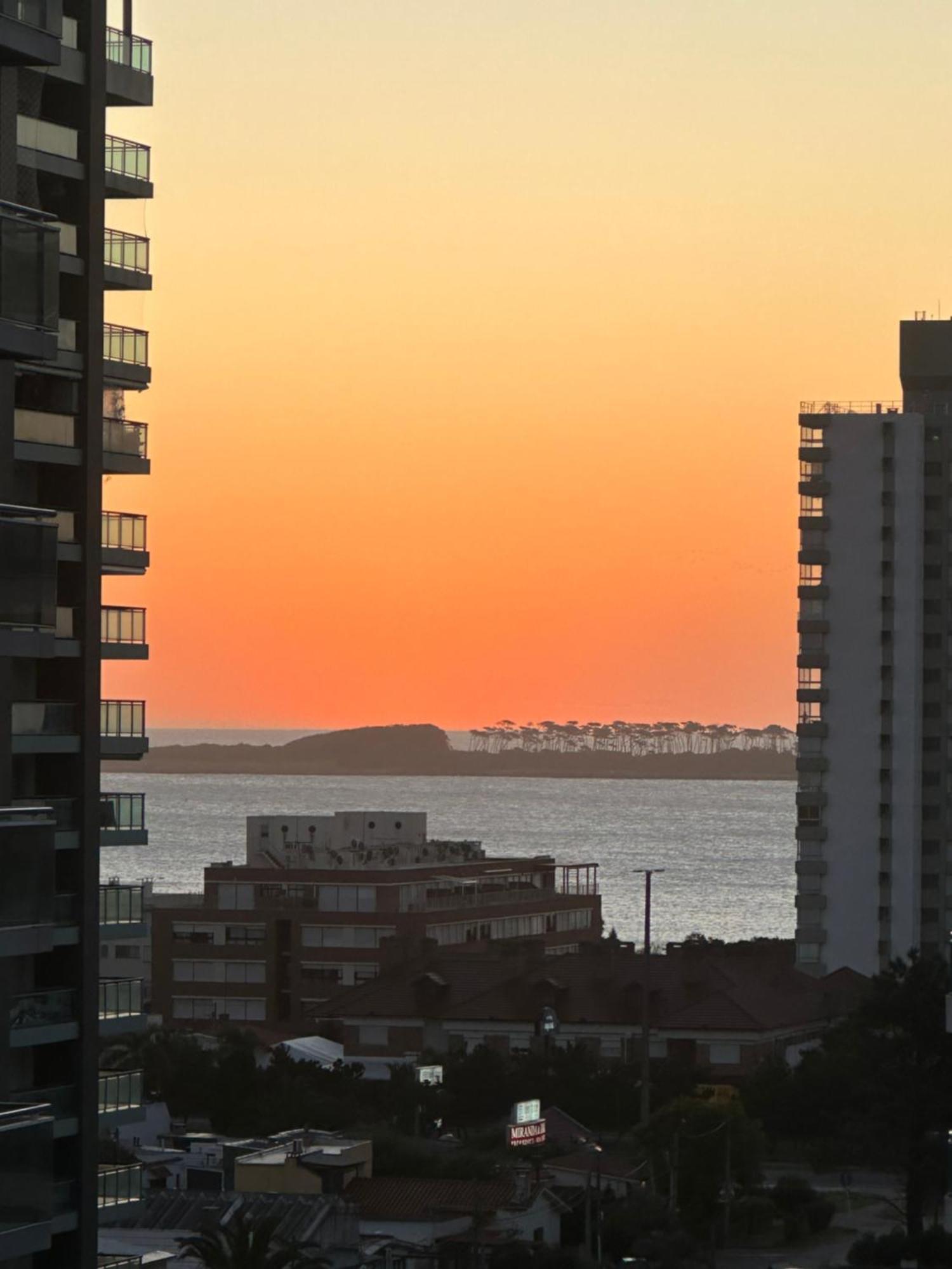 Hermoso Apartamento, Torre De Categoria Long Beach, En La Mejor Ubicacion De Punta Del Este Dış mekan fotoğraf